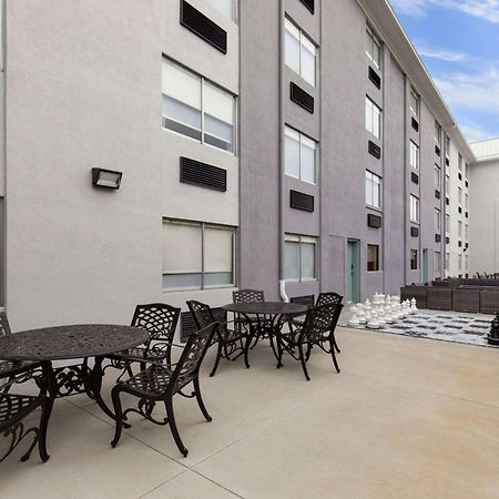 Wyndham Garden Louisville East Exterior photo