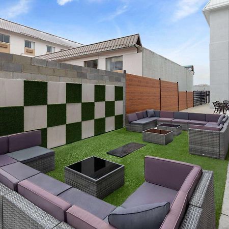 Wyndham Garden Louisville East Exterior photo